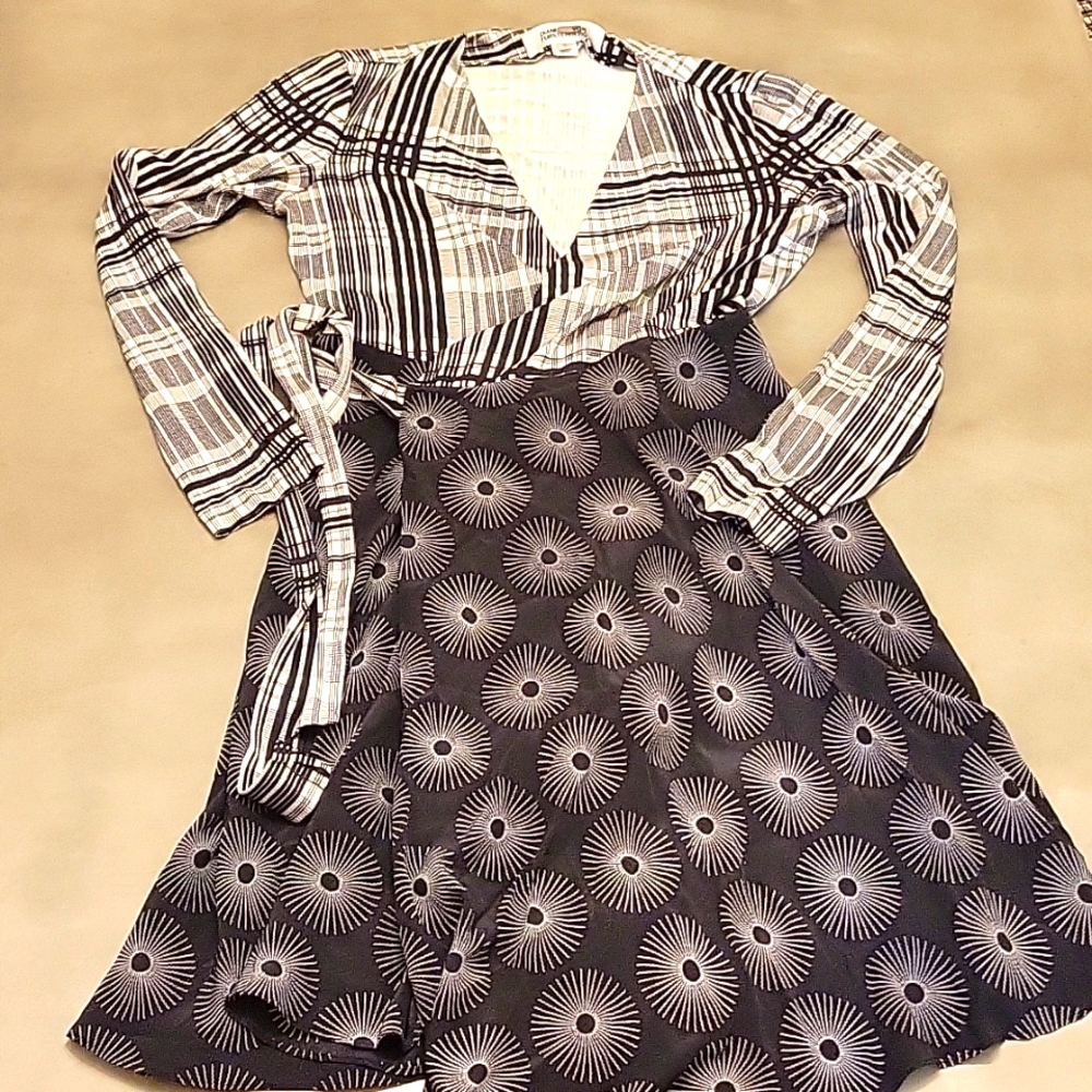 Diane Von Furstenberg Retro Print Silk Dress